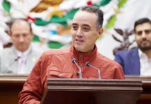 Por congruencia y coherencia, vamos por la reducción de presupuesto al Congreso: Juan Pablo Celis