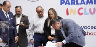 Firman Congreso del Estado y STASPLE convenio para aumento salarial de las y los trabajadores del Poder Legislativo