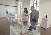 Exposición en Pátzcuaro celebra el legado de la pasta de caña con obras de nuevos creadores