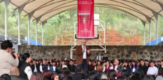 Con D4TA, docentes de prepa y universidad serán los primeros del país en recibir plan de internet gratuito: Bedolla