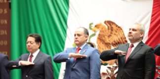 Recibe Congreso del Estado el Quinto Informe de Gobierno del Titular del Ejecutivo