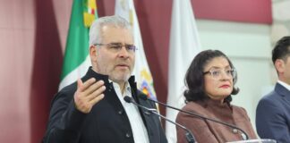 Regulará Michoacán el uso de celulares y dispositivos digitales en las escuelas: Bedolla