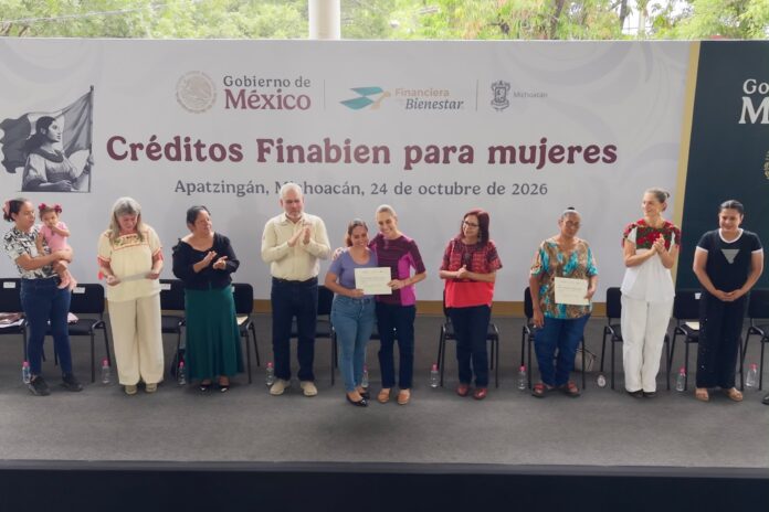 241026 CSP ENTREGA DE CRÉDITOS FINABIEN PARA MUJERES EN APATZINGÁN 6